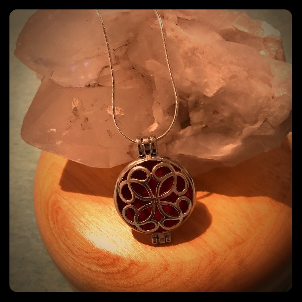 Celtic knot aroma diffuser necklace